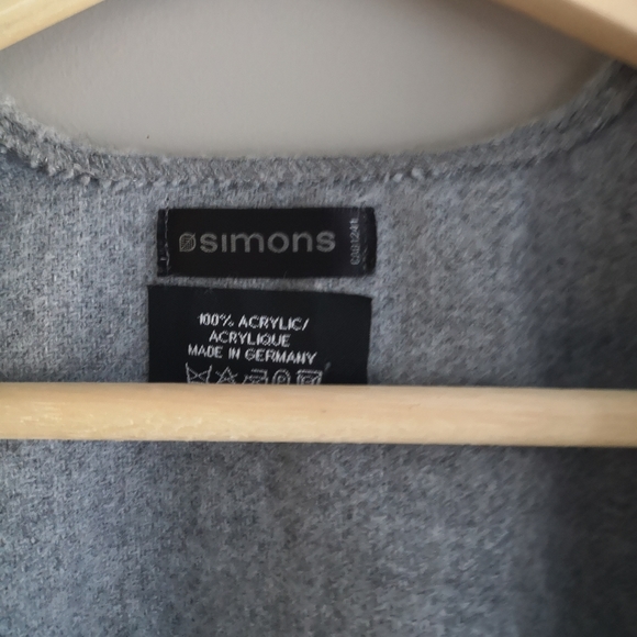 Simon's poncho - Picture 2 of 2